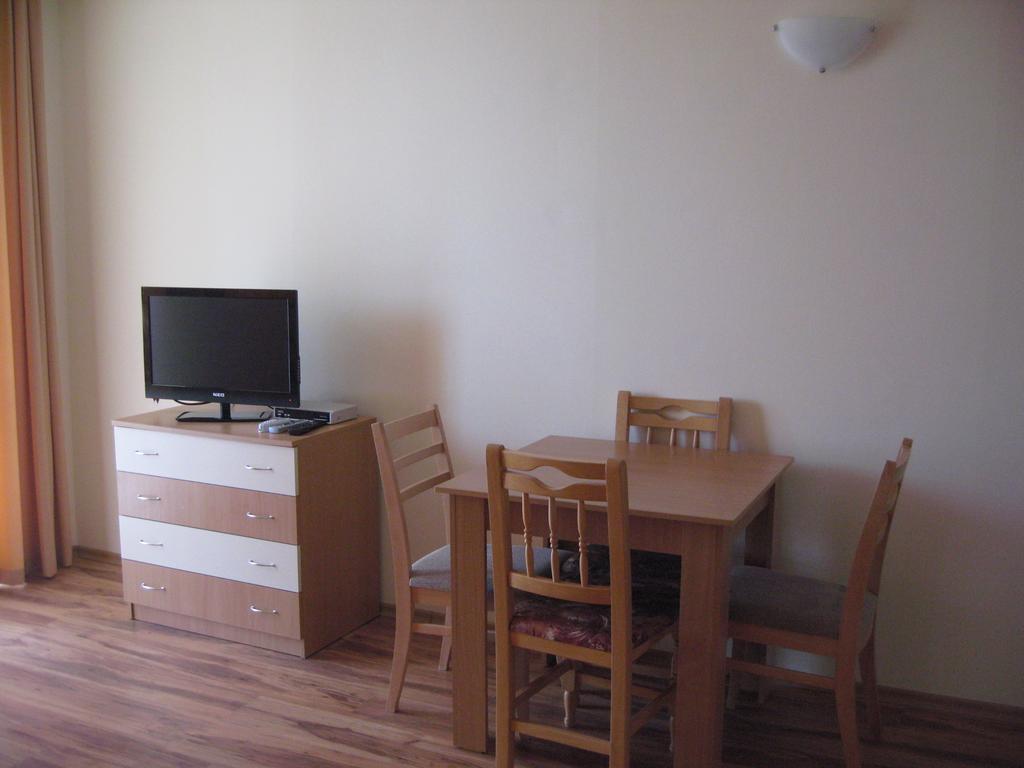 Chateau Aheloy Hotel Pomorie Quarto foto